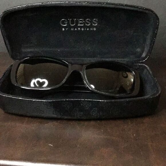 Glasses prescription lense frame andcase by guess - Picture 3 of 6